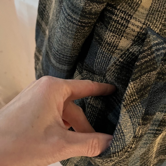 O'Neill Men's Navy and Gray Plaid Shirt Jacket - Picture 3 of 3